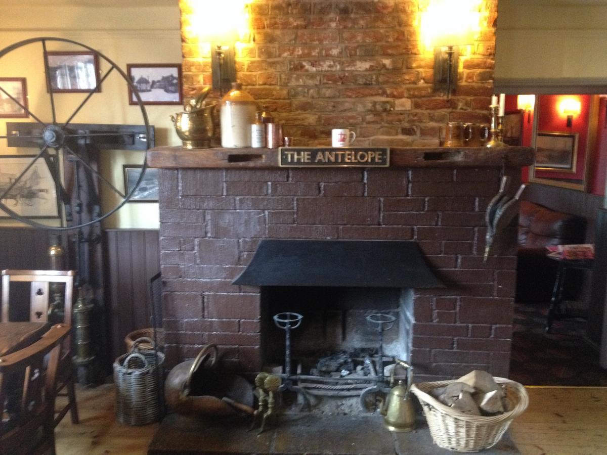 The Antelope At Upavon Hotel Exterior photo